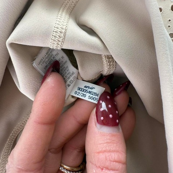 Aerie Tan Eyelet Pocket Biker Shorts Women's Sz L - Picture 6 of 6